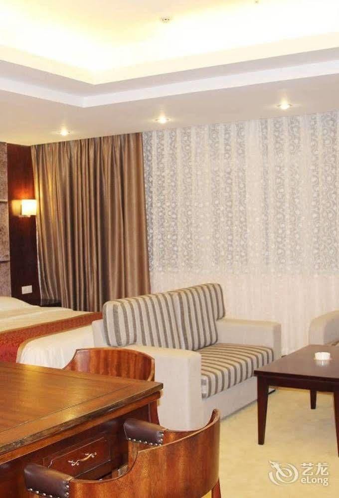 Chengdu Ronghome Hotel Exterior foto